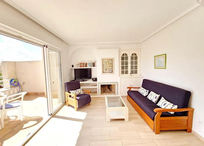 아파트 Penthouse With A Large Terrace Next To The Beaches 또레비에하
