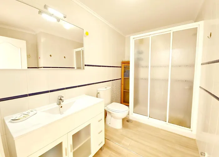 아파트 Penthouse With A Large Terrace Next To The Beaches